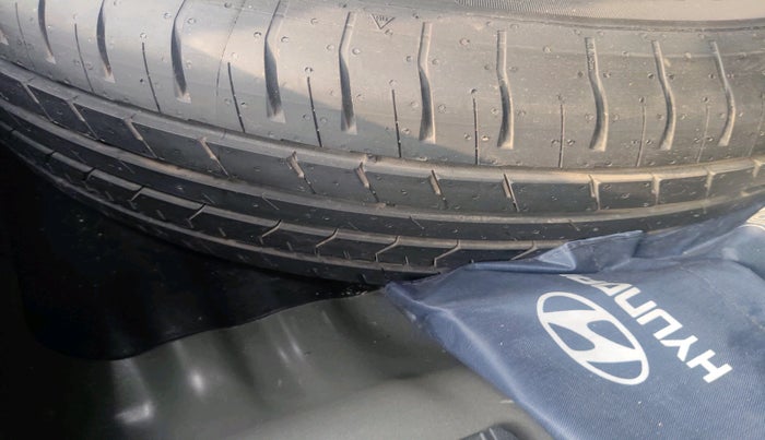 2023 Hyundai Creta S PLUS KNIGHT 1.5 PETROL DUAL TONE, Petrol, Manual, 59,391 km, tyre