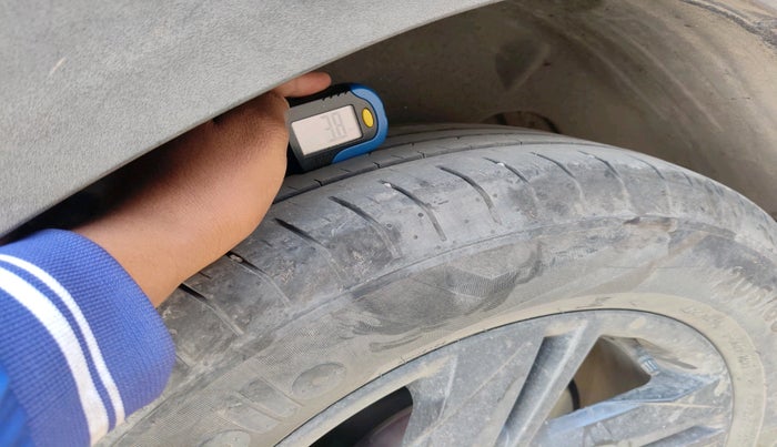 2023 Hyundai Creta S PLUS KNIGHT 1.5 PETROL DUAL TONE, Petrol, Manual, 59,391 km, tyre