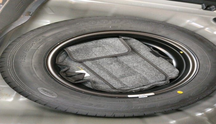 2025 KIA SONET HTK (O) 1.2 Petrol MT, Petrol, Manual, 1,104 km, tyre