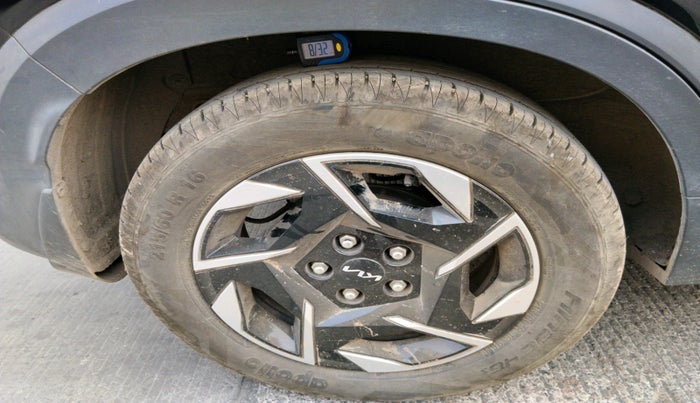 2025 KIA SONET HTK (O) 1.2 Petrol MT, Petrol, Manual, 1,104 km, tyre