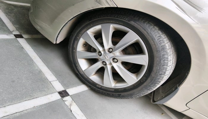 2011 Hyundai Verna FLUIDIC 1.6 VTVT SX, Petrol, Manual, 1,12,230 km, tyre