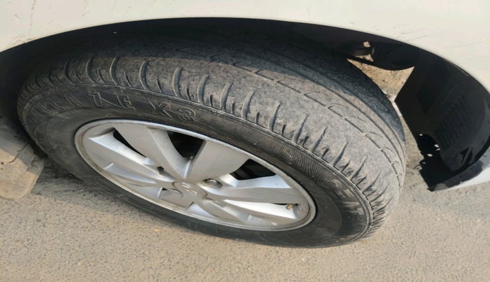 2014 Hyundai i20 ASTA 1.4 CRDI, Diesel, Manual, 65,211 km, tyre