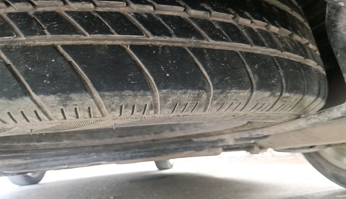 2015 Maruti Ertiga ZDI, Diesel, Manual, 1,13,564 km, tyre