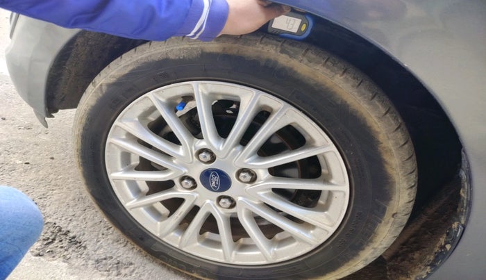 2019 Ford Figo Aspire TITANIUM 1.2 PETROL, Petrol, Manual, 61,048 km, tyre