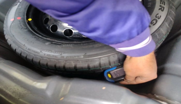 2019 Ford Figo Aspire TITANIUM 1.2 PETROL, Petrol, Manual, 61,048 km, tyre