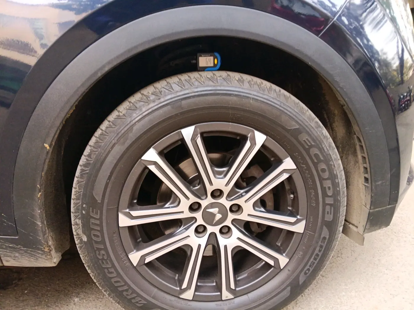 2021 Mahindra XUV700 AX 7 LUXURY D AT 7 STR, Diesel, Automatic, 80,192 km, tyre