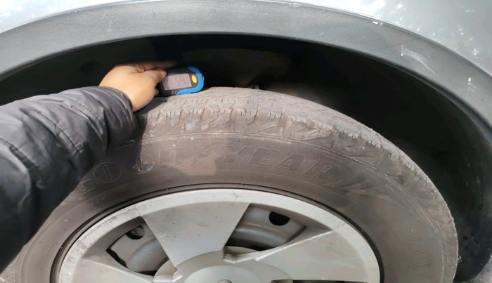 2017 Mahindra XUV500 W6, Diesel, Manual, 88,634 km, tyre