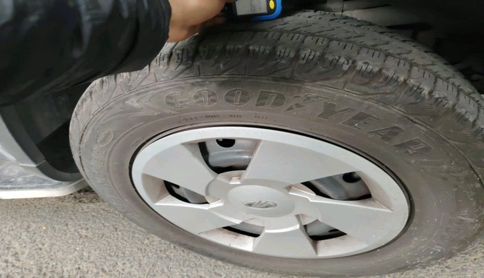 2017 Mahindra XUV500 W6, Diesel, Manual, 88,634 km, tyre