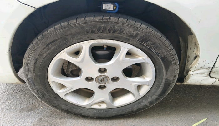 2013 Renault Scala RXL DIESEL, Diesel, Manual, 1,83,232 km, tyre