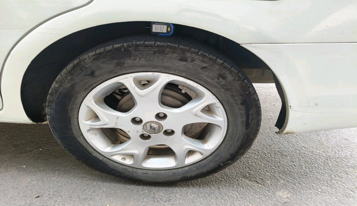 2013 Renault Scala RXL DIESEL, Diesel, Manual, 1,83,232 km, tyre