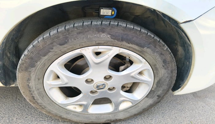 2013 Renault Scala RXL DIESEL, Diesel, Manual, 1,83,232 km, tyre