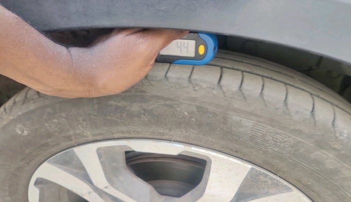 2017 Honda WR-V 1.5L I-DTEC VX MT, Diesel, Manual, 1,60,157 km, tyre