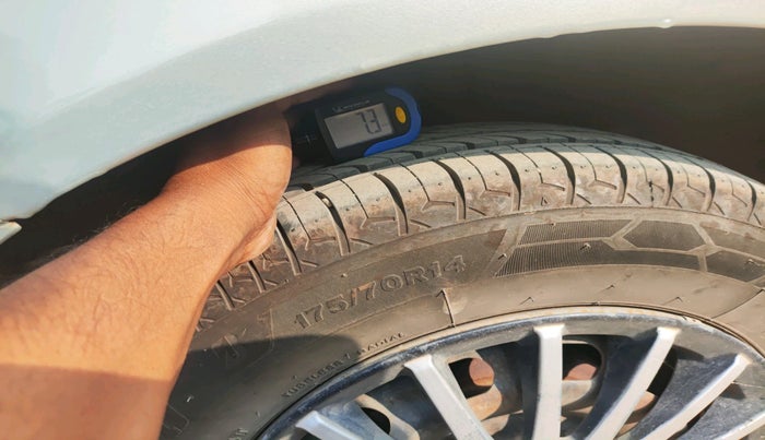 2011 Ford Fiesta Classic CLXI 1.6 PETROL, Petrol, Manual, 1,30,275 km, tyre