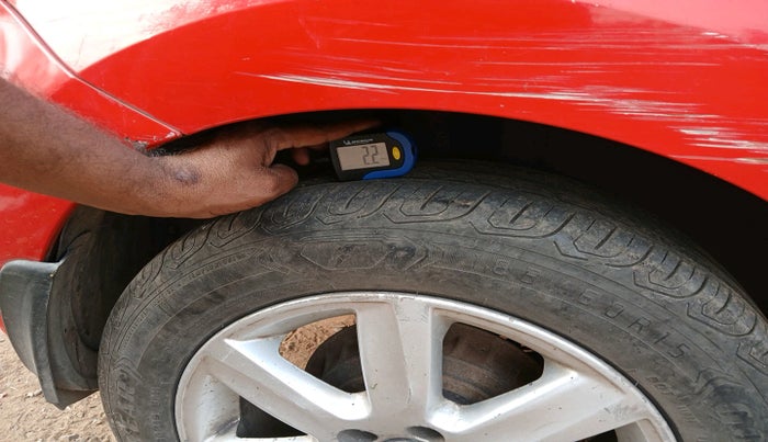 2011 Volkswagen Polo HIGHLINE1.2L, CNG, Manual, 83,200 km, tyre