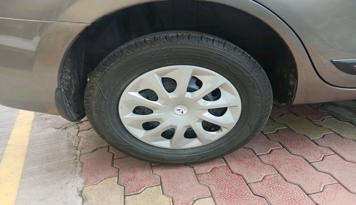 2019 Maruti Dzire VDI, Diesel, Manual, 64,303 km, tyre