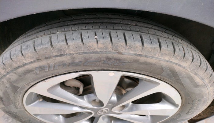 2015 Hyundai Elite i20 ASTA 1.2, Petrol, Manual, 1,19,597 km, tyre