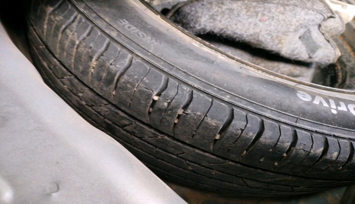 2015 Hyundai Elite i20 ASTA 1.2, Petrol, Manual, 1,19,597 km, tyre