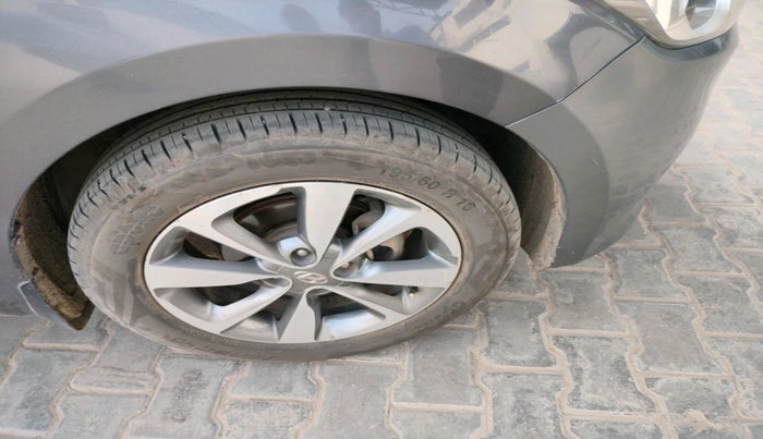 2015 Hyundai Elite i20 ASTA 1.2, Petrol, Manual, 1,19,597 km, tyre