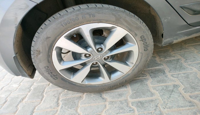 2015 Hyundai Elite i20 ASTA 1.2, Petrol, Manual, 1,19,597 km, tyre