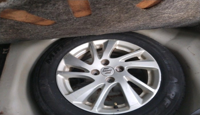 2012 Maruti Swift ZDI, Diesel, Manual, 92,772 km, tyre