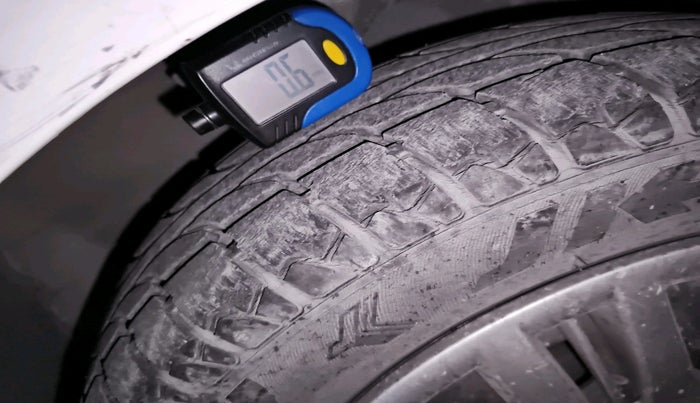 2011 Hyundai Santro Xing GLS, Petrol, Manual, 44,975 km, tyre