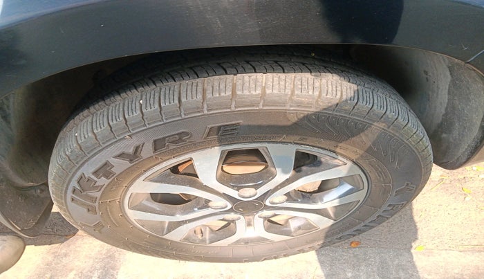 2014 Nissan Terrano XL D PLUS, Diesel, Manual, 88,015 km, tyre