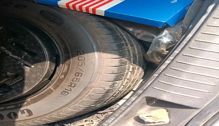 2016 Hyundai Creta S 1.4 DIESEL, Diesel, Manual, 1,87,710 km, tyre