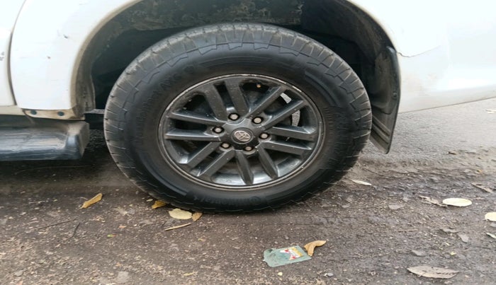 2013 Toyota Fortuner 3.0 4X2 AT, Diesel, Automatic, 1,48,394 km, tyre