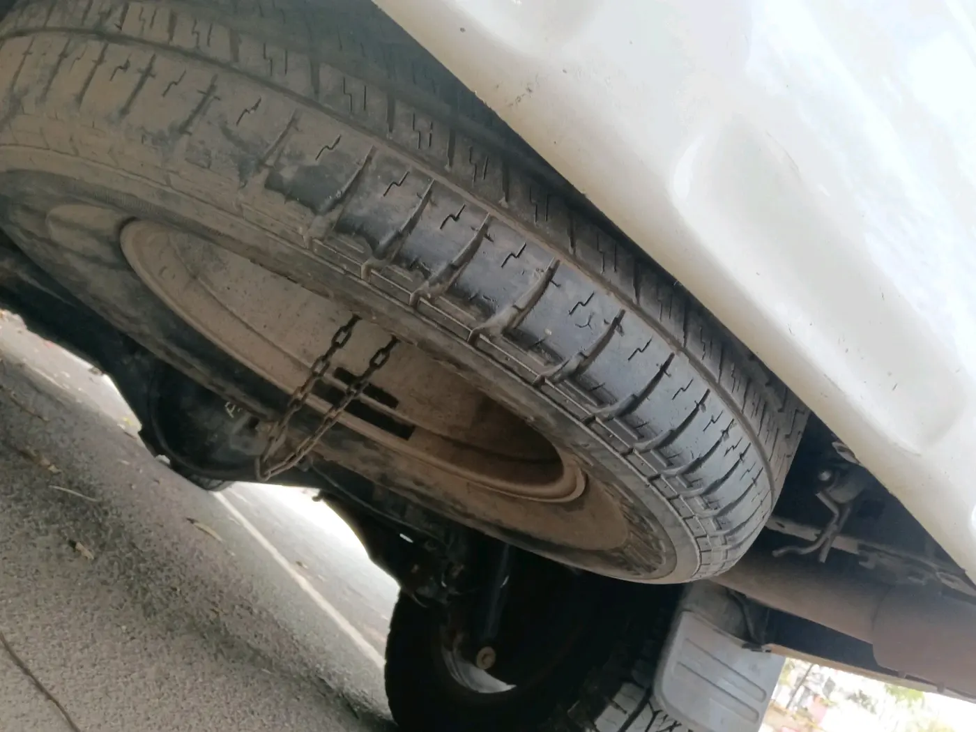 2013 Toyota Fortuner 3.0 4X2 AT, Diesel, Automatic, 1,48,980 km, tyre