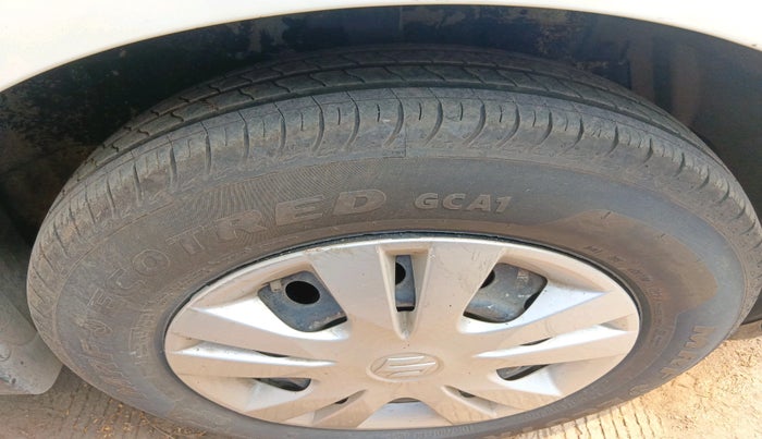 2013 Maruti Swift Dzire VXI, Petrol, Manual, 35,780 km, tyre