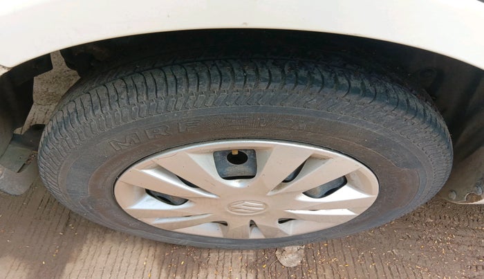 2013 Maruti Swift Dzire VXI, Petrol, Manual, 35,780 km, tyre