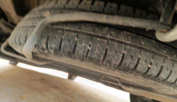 2019 Maruti Ertiga VXI SHVS, Petrol, Manual, 41,533 km, tyre