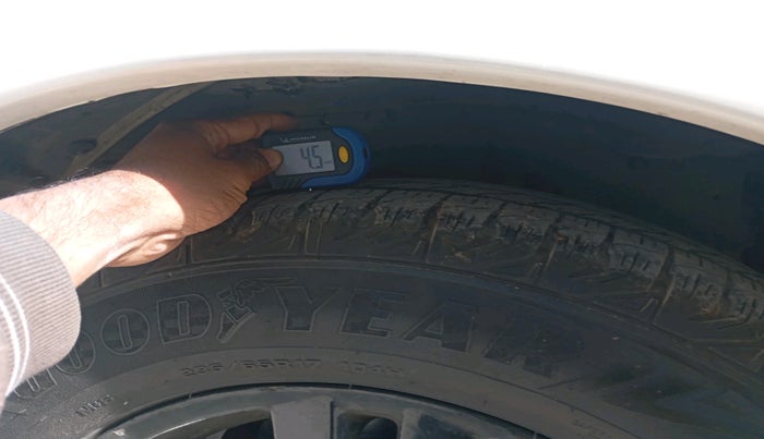 2011 Tata Aria PRESTIGE LEATHER 4X4, Diesel, Manual, 1,27,137 km, tyre