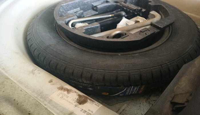 2011 Skoda Fabia AMBIENTE 1.2 MPI, Petrol, Manual, 52,646 km, tyre