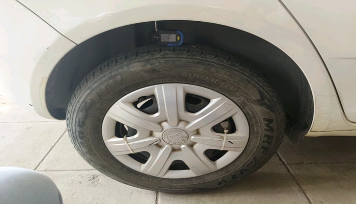 2011 Skoda Fabia AMBIENTE 1.2 MPI, Petrol, Manual, 52,646 km, tyre