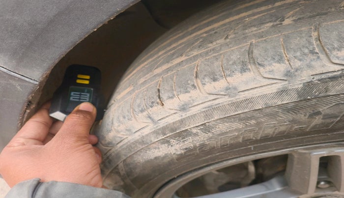 2015 Hyundai Creta SX PLUS AT 1.6 DIESEL, Diesel, Automatic, 1,87,747 km, tyre