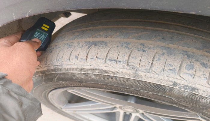 2015 Hyundai Creta SX PLUS AT 1.6 DIESEL, Diesel, Automatic, 1,87,747 km, tyre