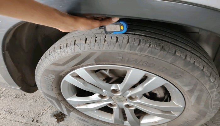 2016 Maruti Vitara Brezza ZDI, Diesel, Manual, 1,08,918 km, tyre