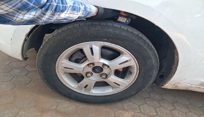 2011 Hyundai i20 ASTA 1.4 CRDI, Diesel, Manual, 1,01,473 km, tyre