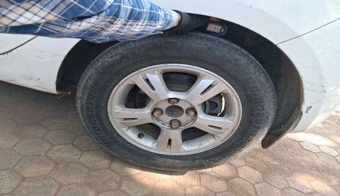 2011 Hyundai i20 ASTA 1.4 CRDI, Diesel, Manual, 1,01,473 km, tyre