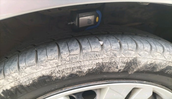 2014 Honda City 1.5L I-VTEC SV, Petrol, Manual, 1,13,246 km, tyre