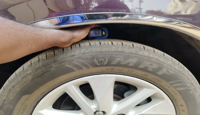 2017 Toyota Innova Crysta 2.4 GX 8 STR, Diesel, Manual, 1,35,959 km, tyre