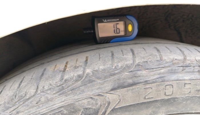 2012 Hyundai Verna FLUIDIC 1.6 CRDI SX AT, Diesel, Automatic, 1,88,719 km, tyre