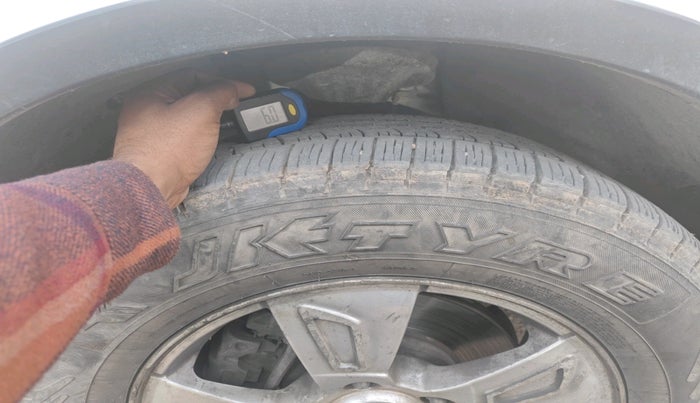 2012 Mahindra XUV500 W8, Diesel, Manual, 1,28,396 km, tyre