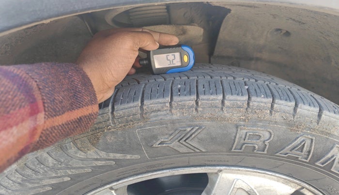 2012 Mahindra XUV500 W8, Diesel, Manual, 1,28,396 km, tyre