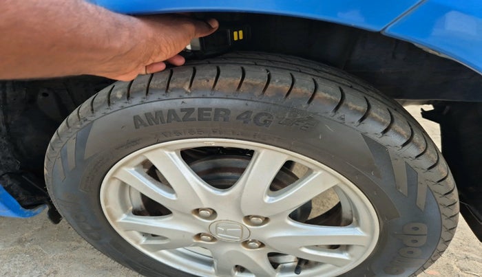 2012 Honda Brio V MT, Petrol, Manual, 55,032 km, tyre