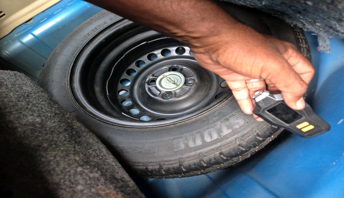 2012 Honda Brio V MT, Petrol, Manual, 55,032 km, tyre