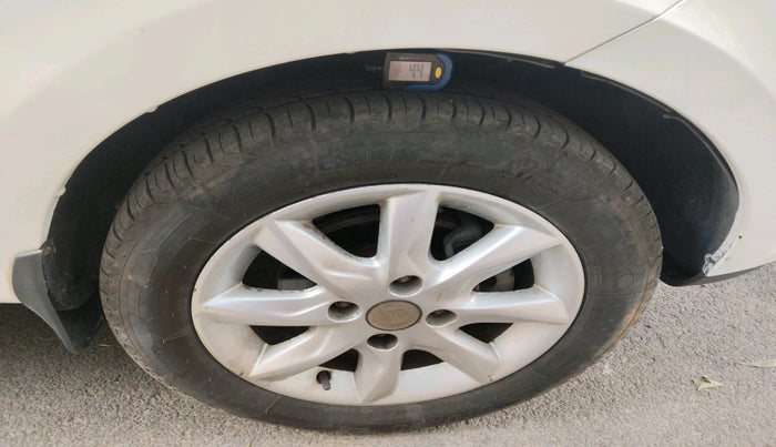 2014 Tata Zest XT PETROL, Petrol, Manual, 97,352 km, tyre