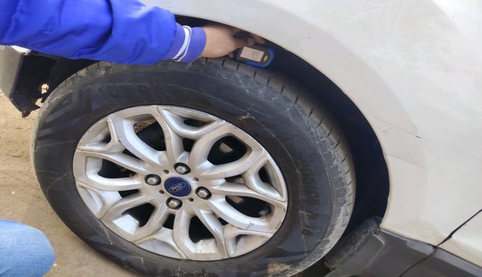 2016 Ford Ecosport TITANIUM 1.5L DIESEL, Diesel, Manual, 1,25,768 km, tyre