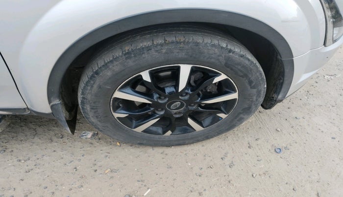 2018 Mahindra XUV500 W11 AT, Diesel, Automatic, 73,406 km, tyre